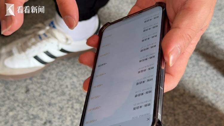 全家“吸血”！瘫痪哥哥在破旧老宅去世，弟弟冒领58万元工伤金买奔驰