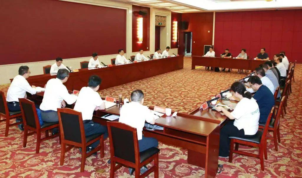 “苏超”最小牌赞助商，应邀成为常州市委书记、市长的“座上宾”