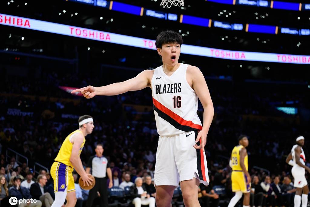 媒体人:女友赴美陪伴对于杨瀚森是百利无一害