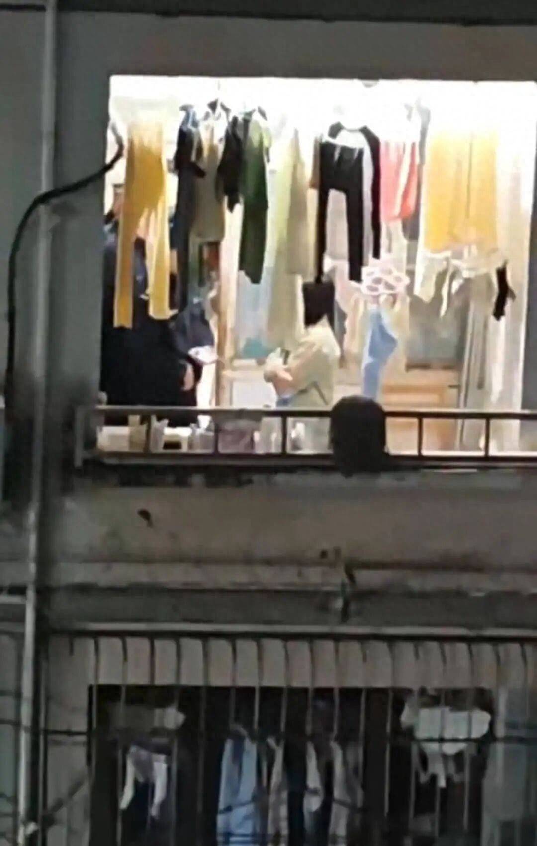 三峡大学留学生夜闯女生宿舍伤人？警方：已采取措施保障学生安全，将依法处置